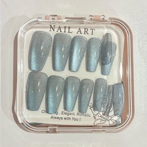 Shimmering Blue Nail Art Set